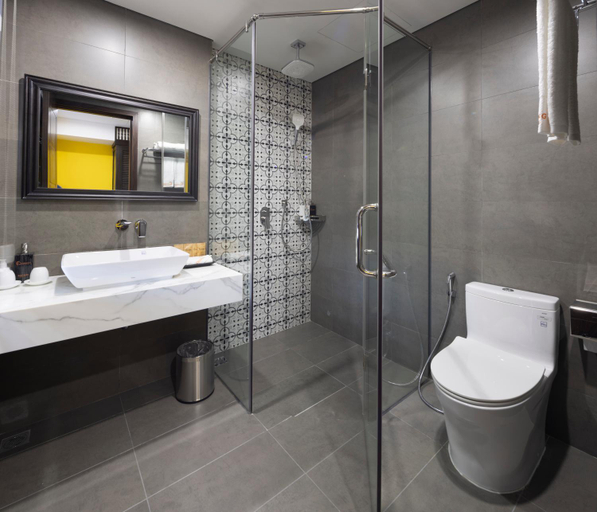 Bathroom 3, Charming Beauty Hotel, Da Nang