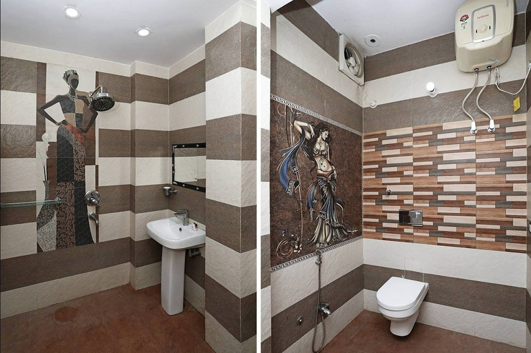Bathroom, Hotel Sai Palace, Varanasi
