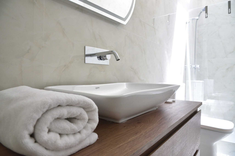 Bathroom 4, San Pawl bnb Farmhouse Calypso