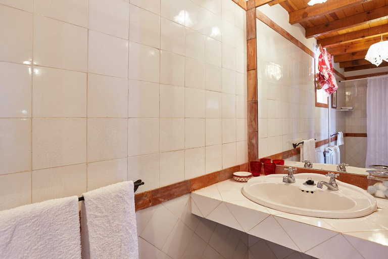 Bathroom 4, Casa d'Óbidos, Óbidos