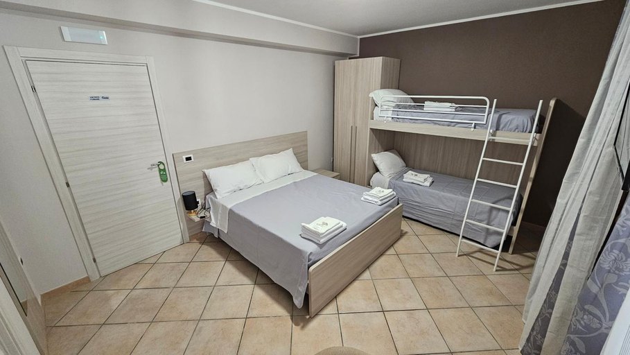 Bedroom 5