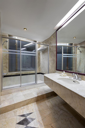Bathroom 29