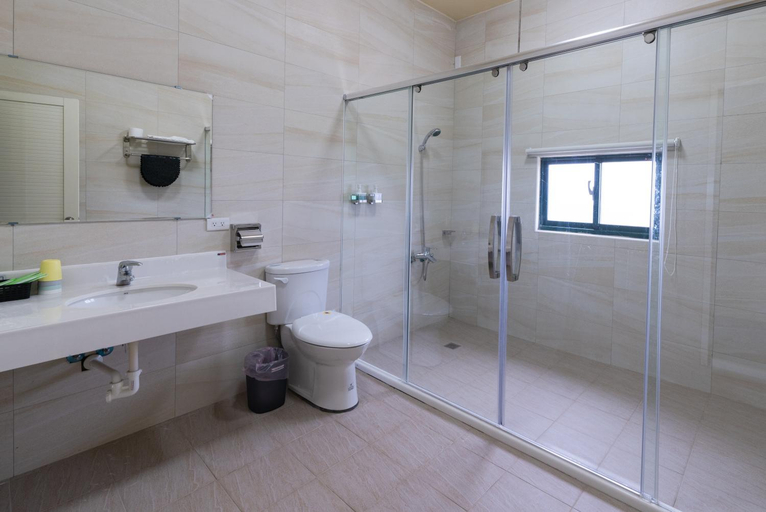 Bathroom 10