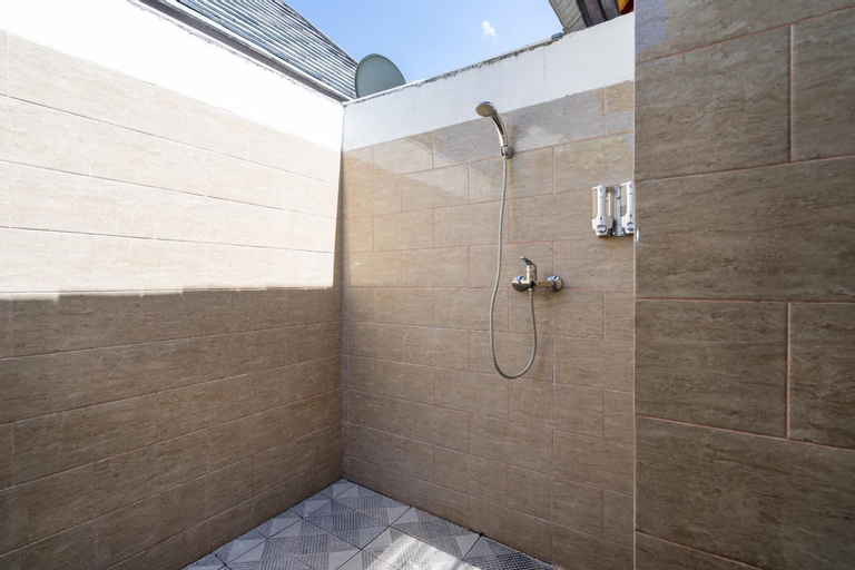 Bathroom 9