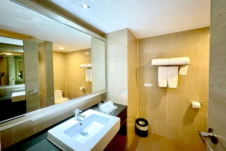 Bathroom 23