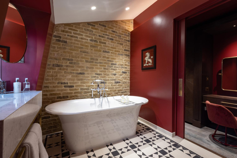 Bathroom 4, Sun Street Hotel, London