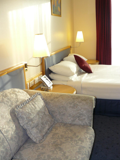 Bedroom 12
