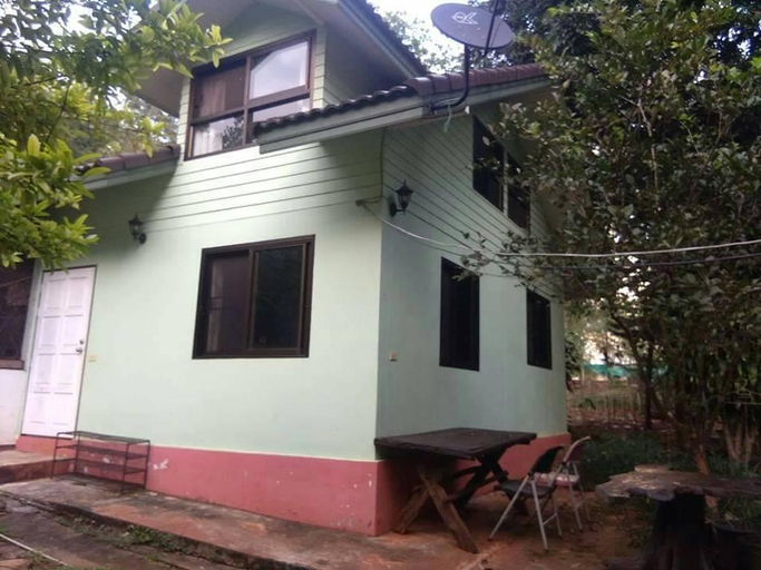 Exterior 6