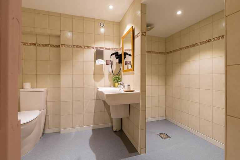 Bathroom 22