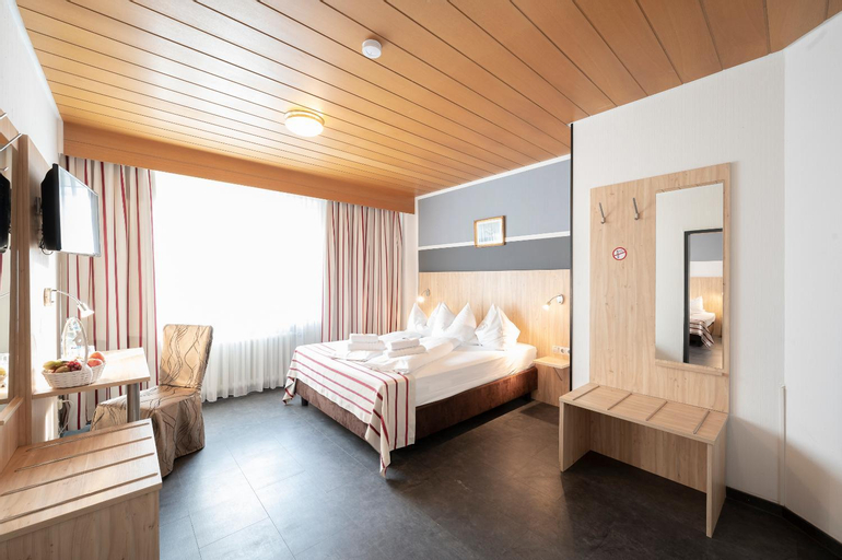 Bedroom 14