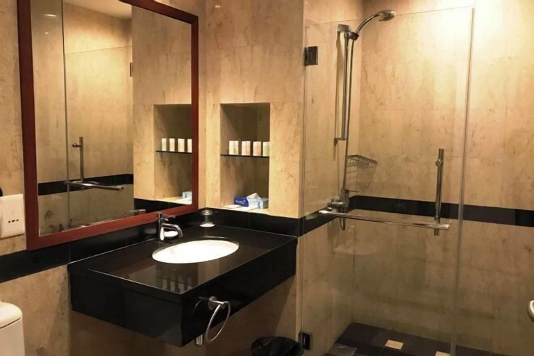 Bathroom 26
