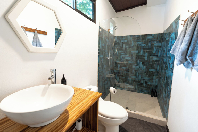 Bathroom 4, Nereus Retreats, Golfito