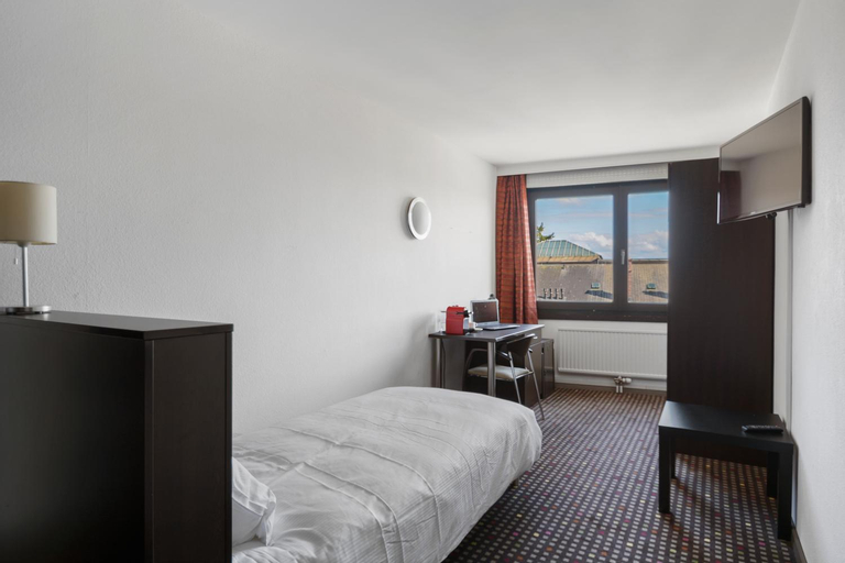 Bedroom 8