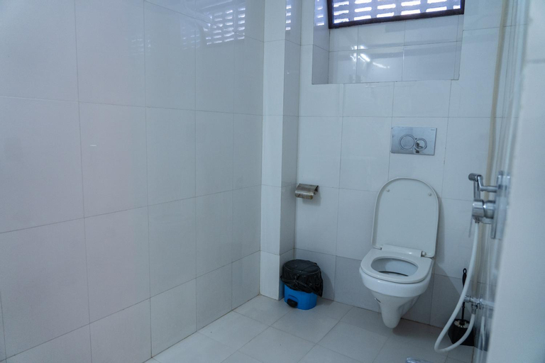 Bathroom 7