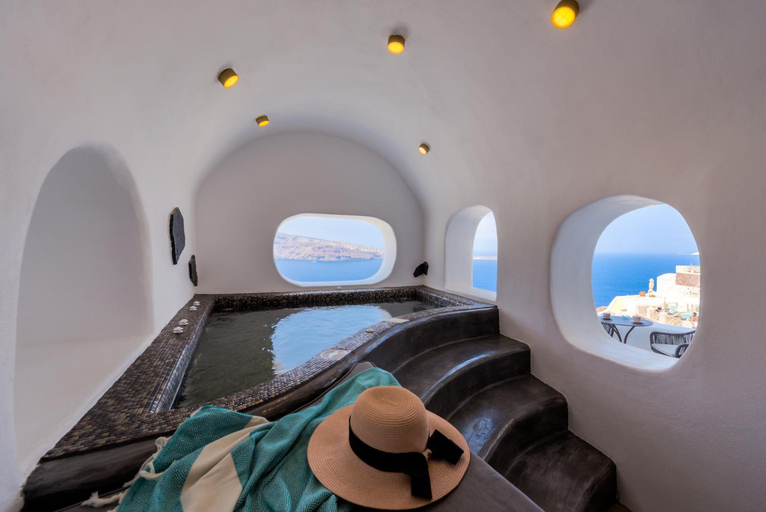 Bedroom 3, Oia Angle Cavehouse, South Aegean