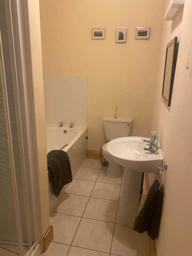 Bathroom 3, The Courtyard, Castle Dargan