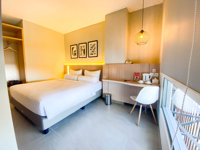 Bedroom 3, Front One King Hotel Tuban, Tuban
