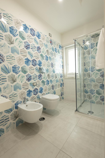 Bathroom 5, Rosy's House, Salerno