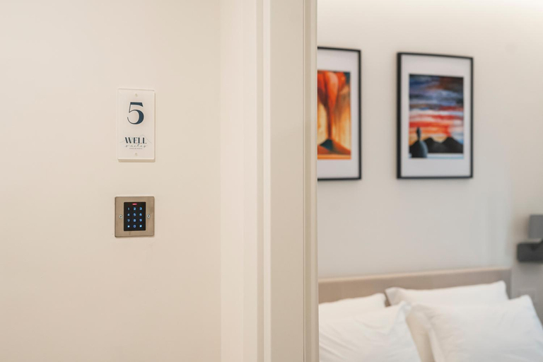 Bedroom 4, Well Suites - Piazza dei Martiri, Napoli