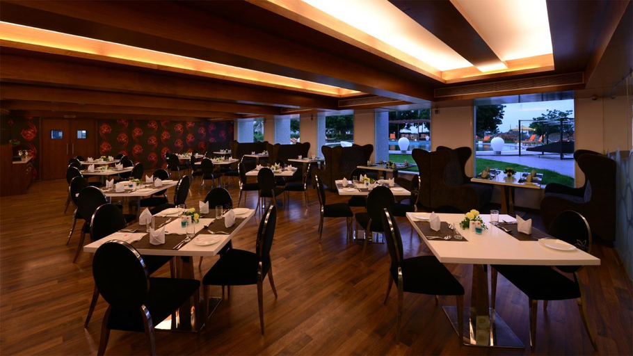 Food & Drinks 4, Top3 Lords Resorts, Bhavnagar