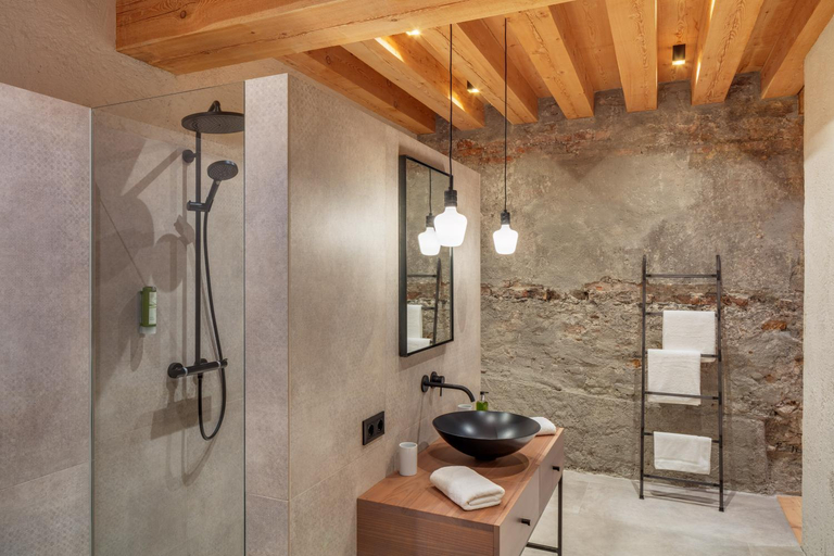Bathroom 12