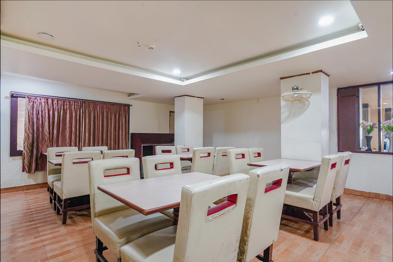 Food & Drinks, FabHotel Golden Way - Nr. Gandhi Nagar, Krishna