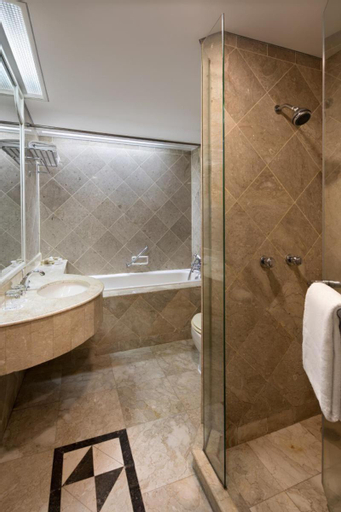 Bathroom 20