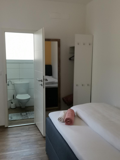 Bedroom 4, Hotel Gruner Baum - Hotel im Murgtal, Schwarzwald, Rastatt