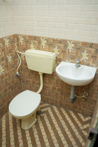 Bathroom 5, GMR Suites, Wayanad
