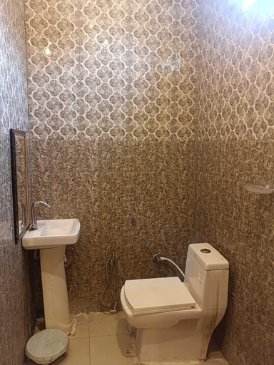 Bathroom, Krishna Raja Ji Downtown By GRB, Garhwal