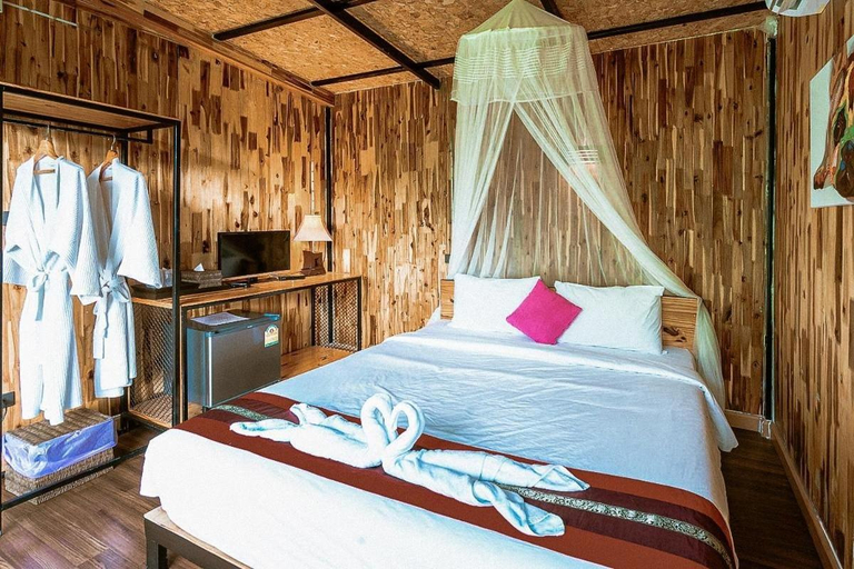 Bedroom 2, Chiewlan Camp and Resort, Ban Ta Khun