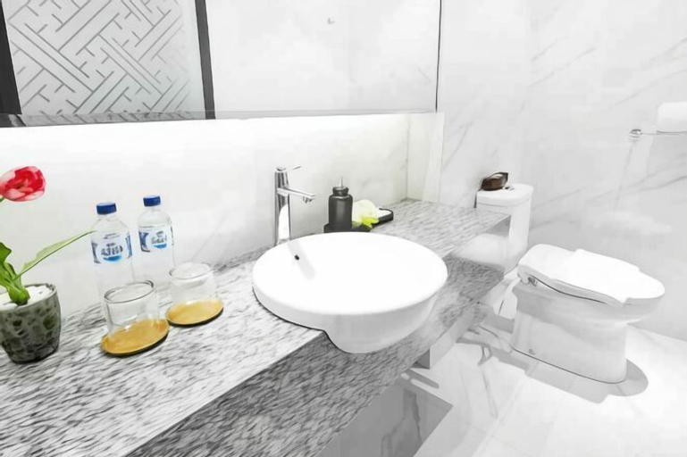 Bathroom 4