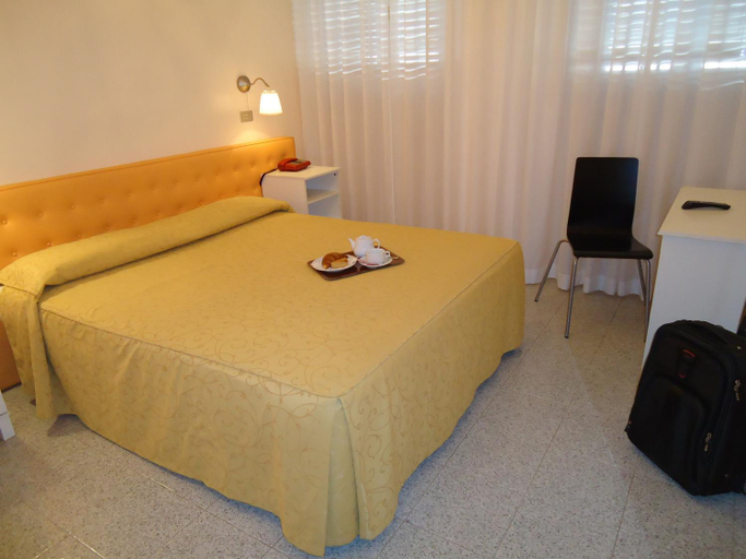 Bedroom 3, Hotel Cristallo Brescia, Brescia