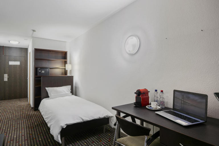 Bedroom 12