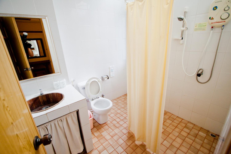 Bathroom 11