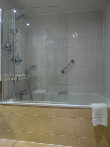 Bathroom 22