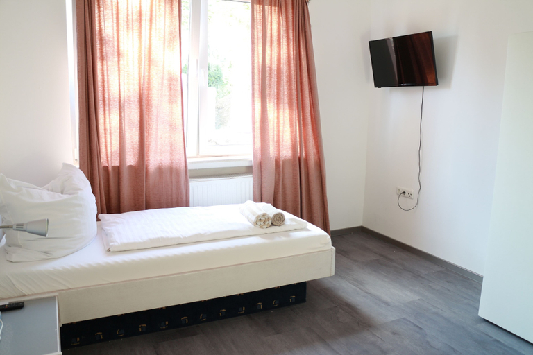 Bedroom 3, Steinberger Hof Übernachtungen, Schaumburg