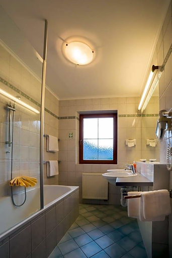 Bathroom 4, Hotel Neuwirt, Kitzbühel