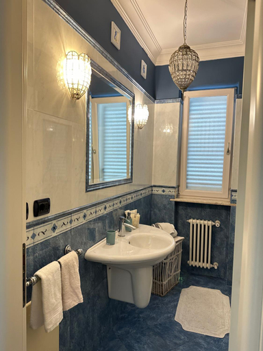 Bathroom 2, Esclusiva Luxury Villa con giardino, Napoli