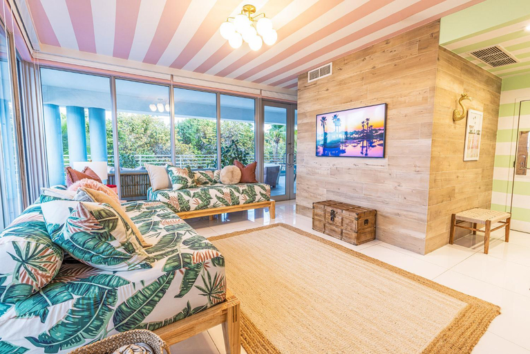 Others 5, Boutique Suite with Huge Terrace and Rooftop Pool, Miami-Dade