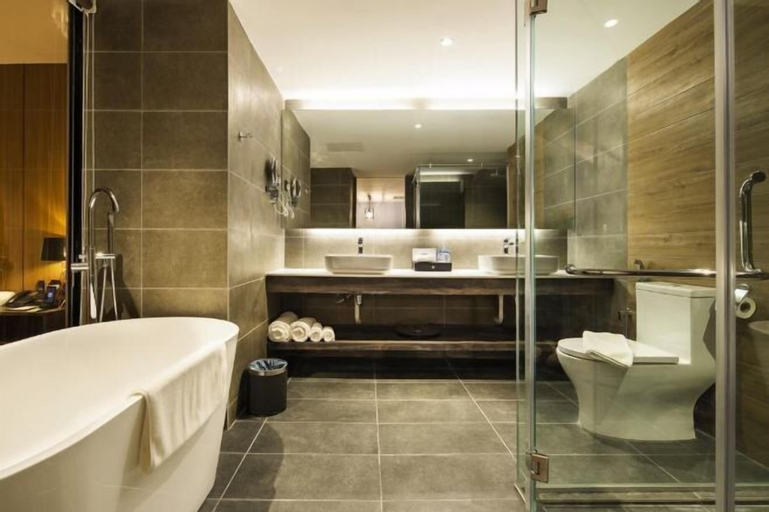 Bathroom 18