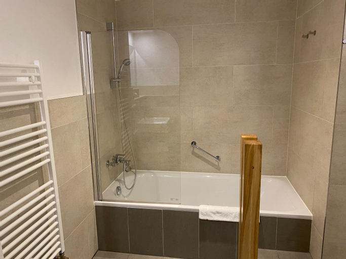 Bathroom 4