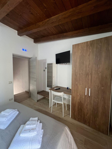 Others 3, B&B Vittorio Emanuele, Crotone