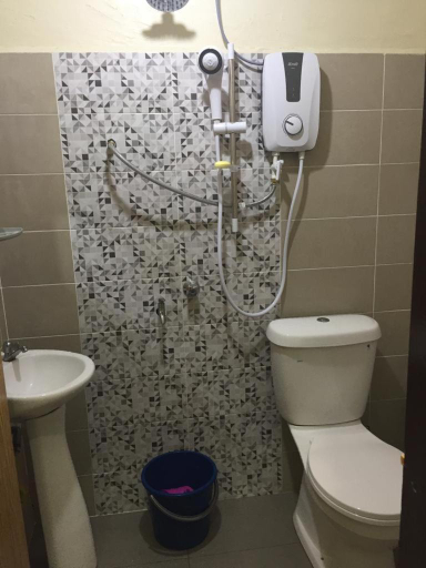 Bathroom 3, Homestay Talina, Kuala Terengganu