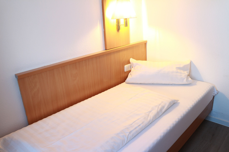 Bedroom 4, Steinberger Hof Übernachtungen, Schaumburg