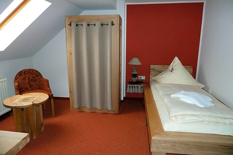 Bedroom 3, Hotel Goldener Stern, Mittelsachsen