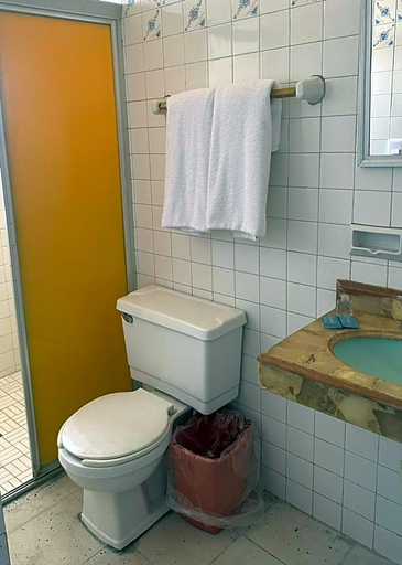 Bathroom 4, Hotel Santa Barbara, Mazatlán