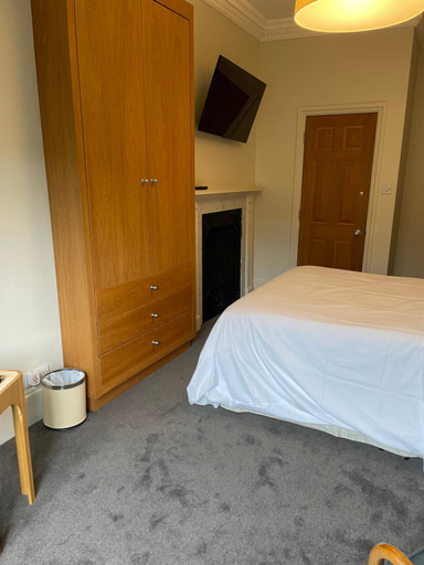 Others 5, Kennington B & B, London