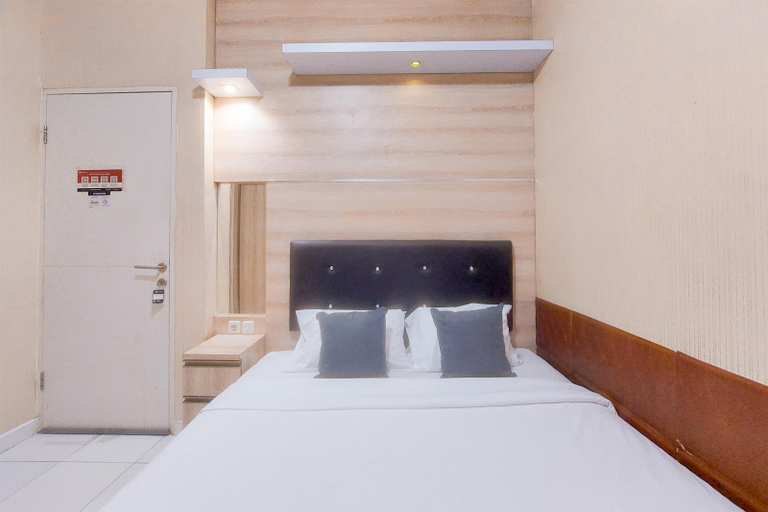 Others, Cozy and Simply Look Studio (No Kitchen) Apartment Aeropolis Residence By Travelio, Tangerang