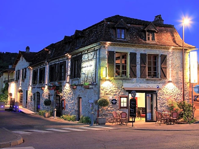 Exterior & Views 2, Logis Hotel Le Victor Hugo, Lot
